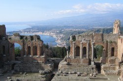 Foto del teatro antico graco-romano di Taromina