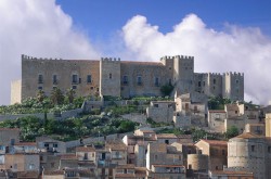 Foto del magnifico e imponente Castello in Sicilia che si trova nella bellissima cittadina di Caccamo