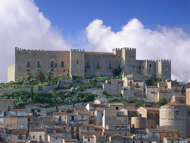 Foto del magnifico e imponente Castello in Sicilia che si trova nella bellissima cittadina di Caccamo