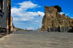 Foto del Comune della Sicilia - Aci Castello - Piazza Castello